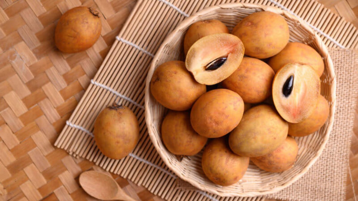 Fresh Chikoo (Sapota)